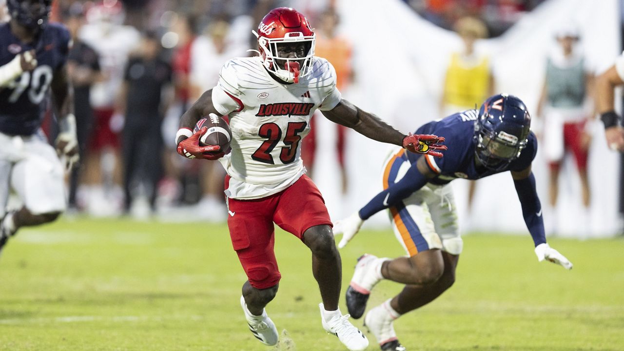 Shough's late TD pass lifts Louisville to a 24-20 win over Virginia