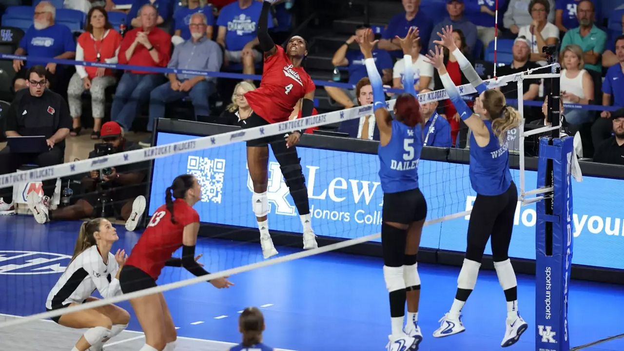 No. 4 Louisville volleyball takes down No. 11 Kentucky 