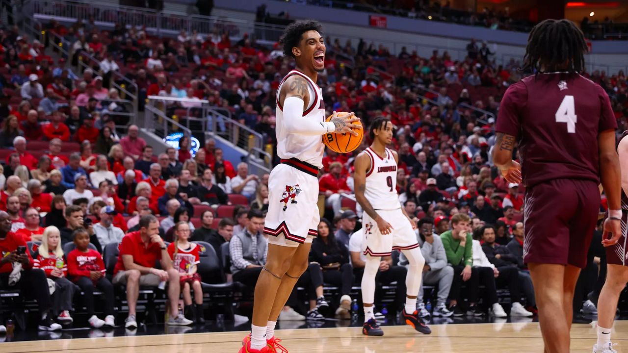 Terrence Edwards Jr. and Kasean Pryor combine for 47 points as Louisville beats Bellarmine 100-68