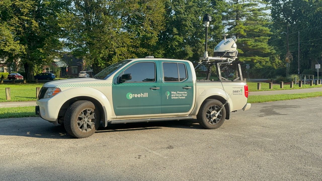 Using AI to document the health of Louisville's trees