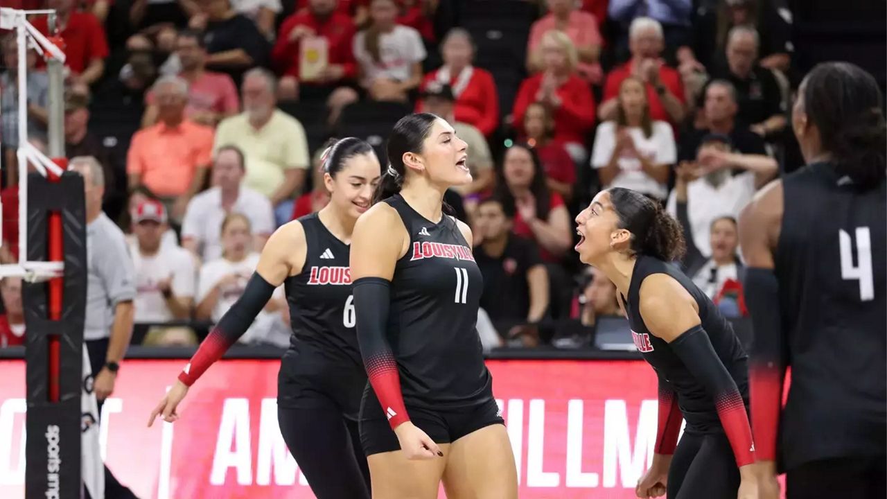 No. 4 Louisville volleyball sweeps No. 19 Georgia Tech