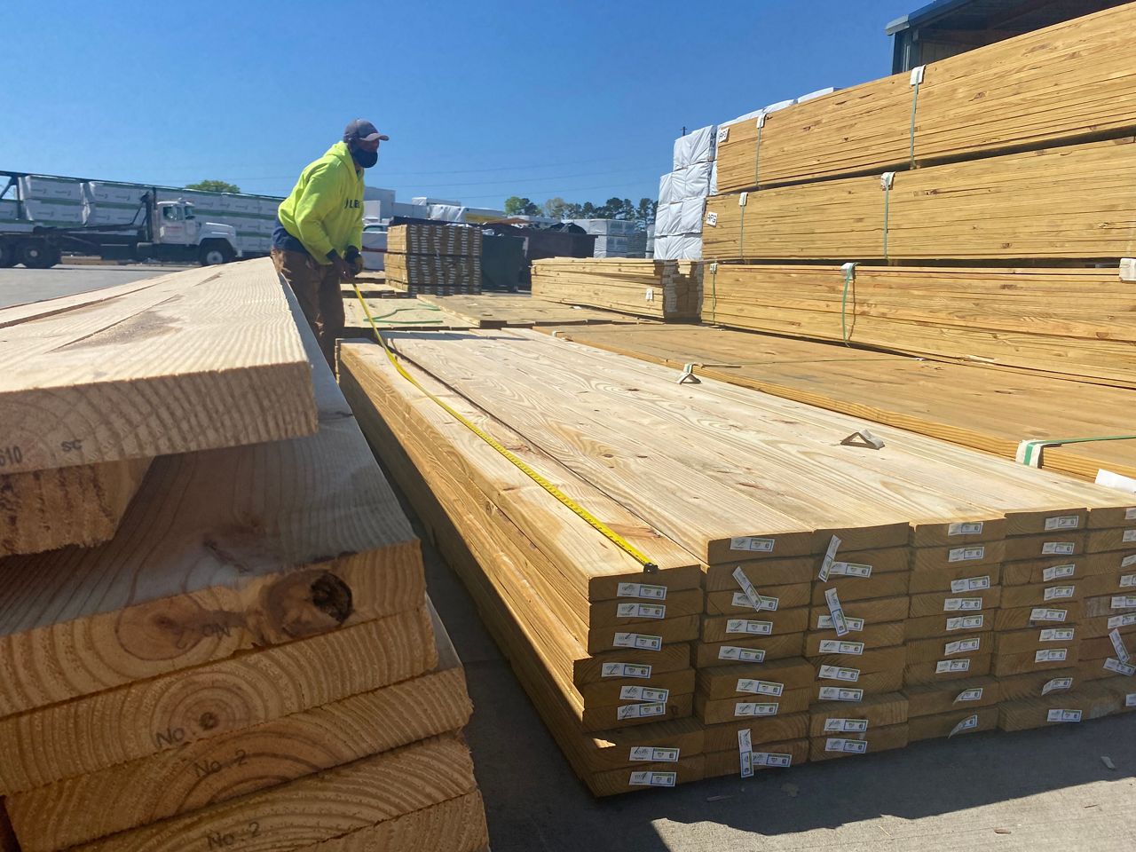 lumber-yard-hiring-to-try-and-meet-high-demand