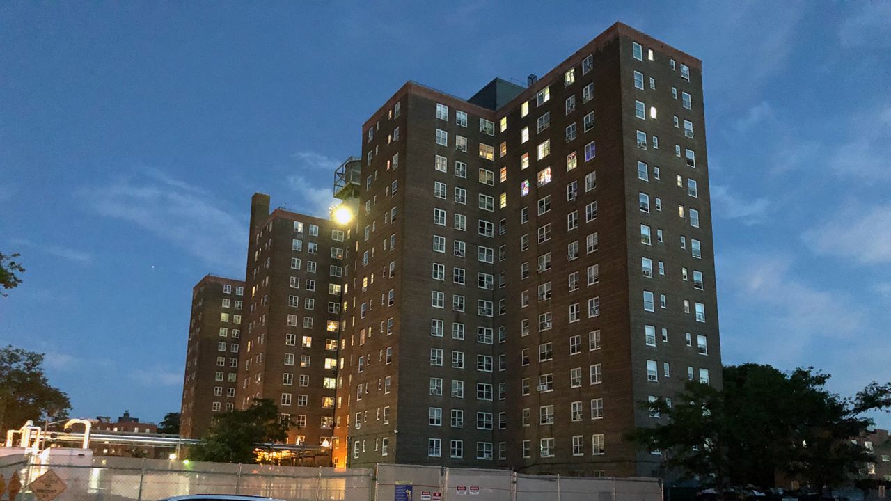 Hook Houses Wait for as Storms NYC