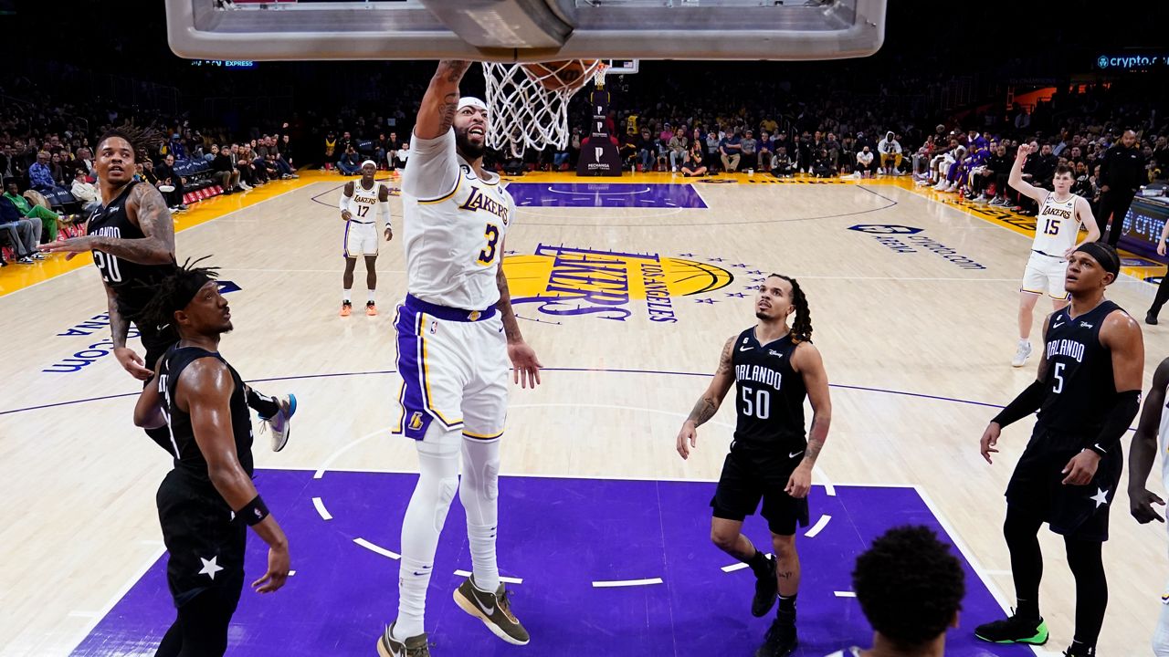 Los Angeles Lakers forward Anthony Davis (3) warms up prior to