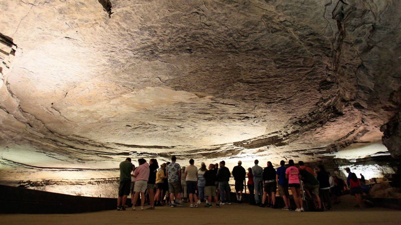 mammoth cave tour