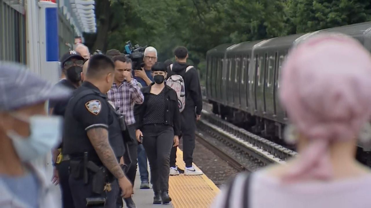 Man dies after train drags him onto tracks MTA officials