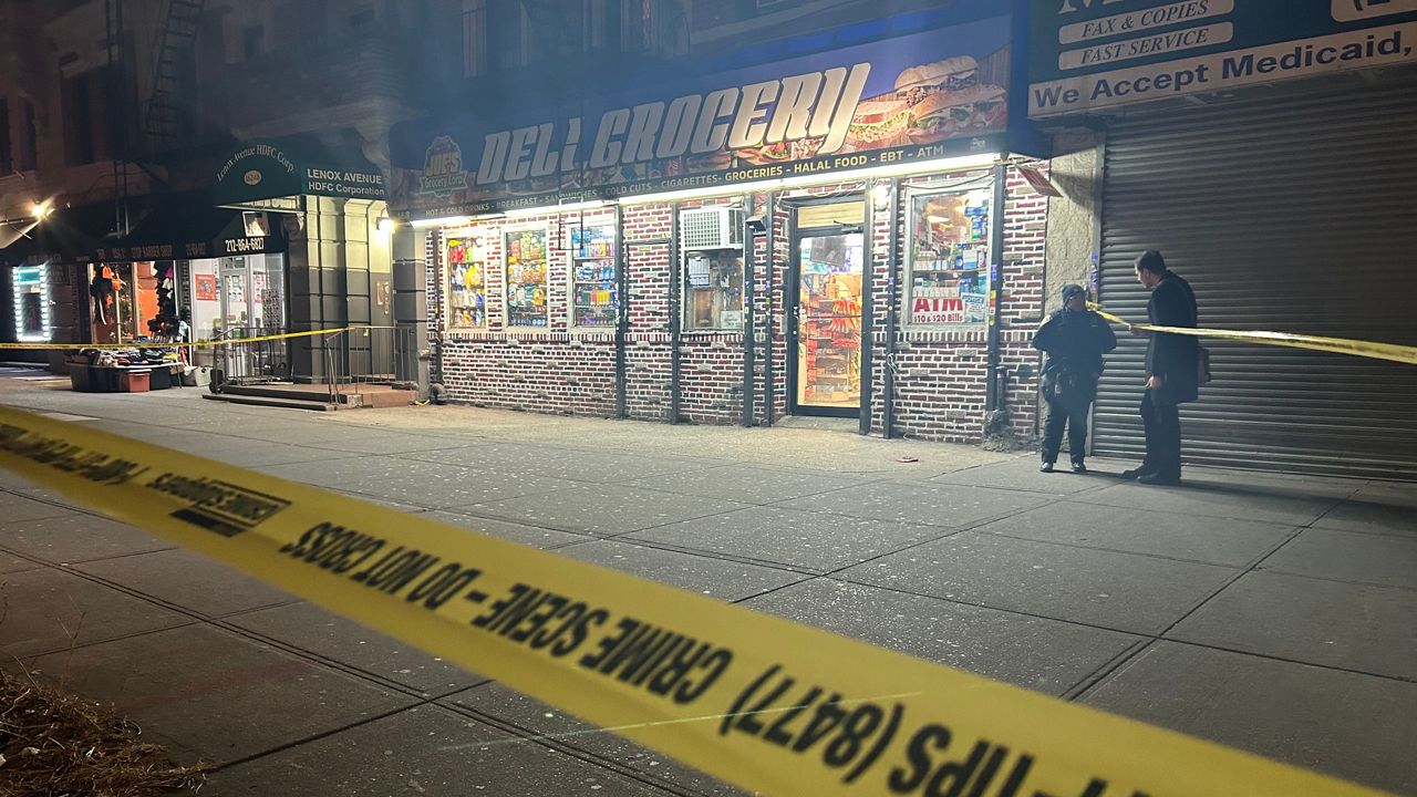 While on duty, the postal employee was attacked at roughly 2:30 p.m. at a business on Harlem's Lenox Avenue, according to police. (Spectrum News NY1/Gabriel Mazariegos)