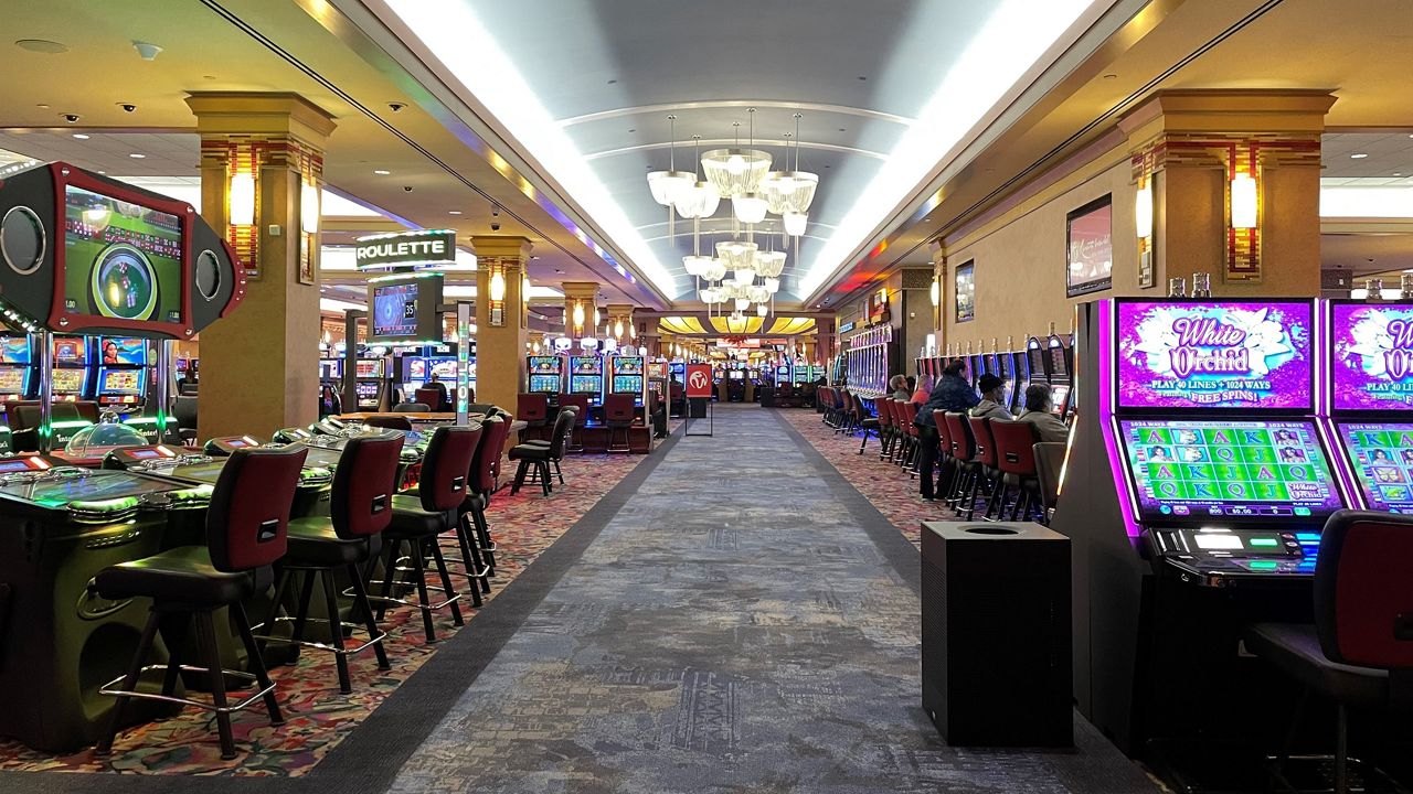 Gaming Commission suggests pushing casino licenses to 2025