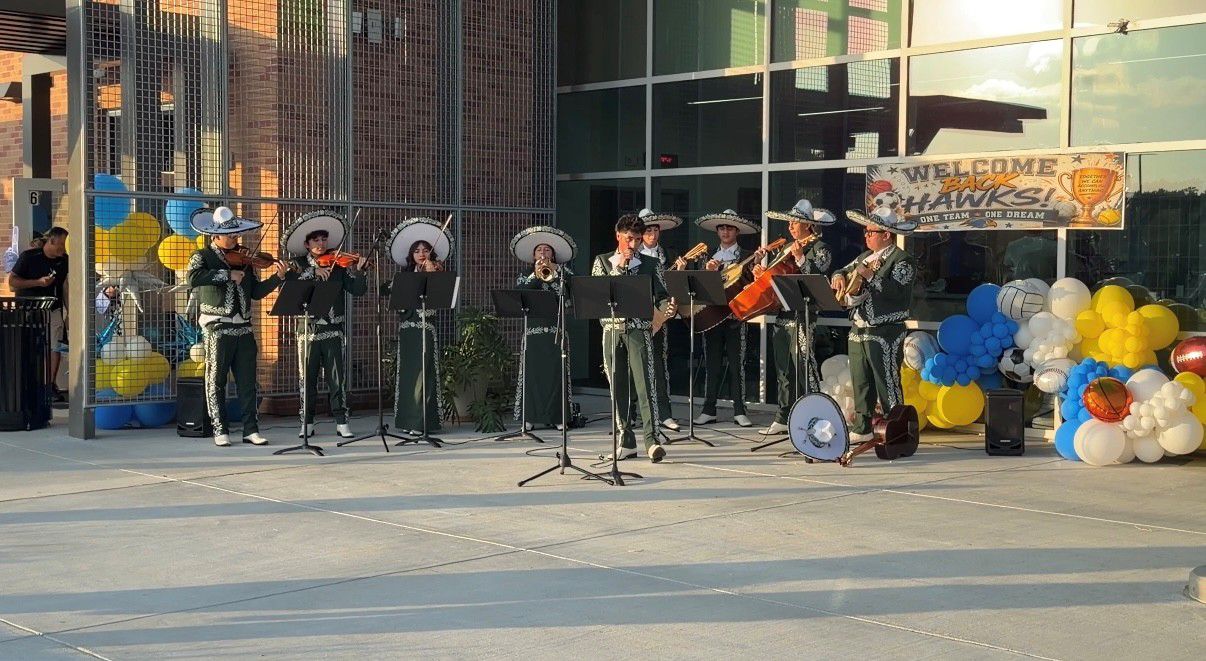 First day of school kicks off for some North Texas students