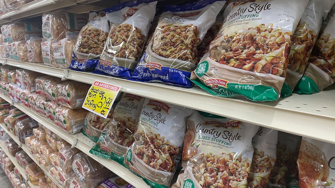 Grocery stores busy with lastminute Thanksgiving shoppers