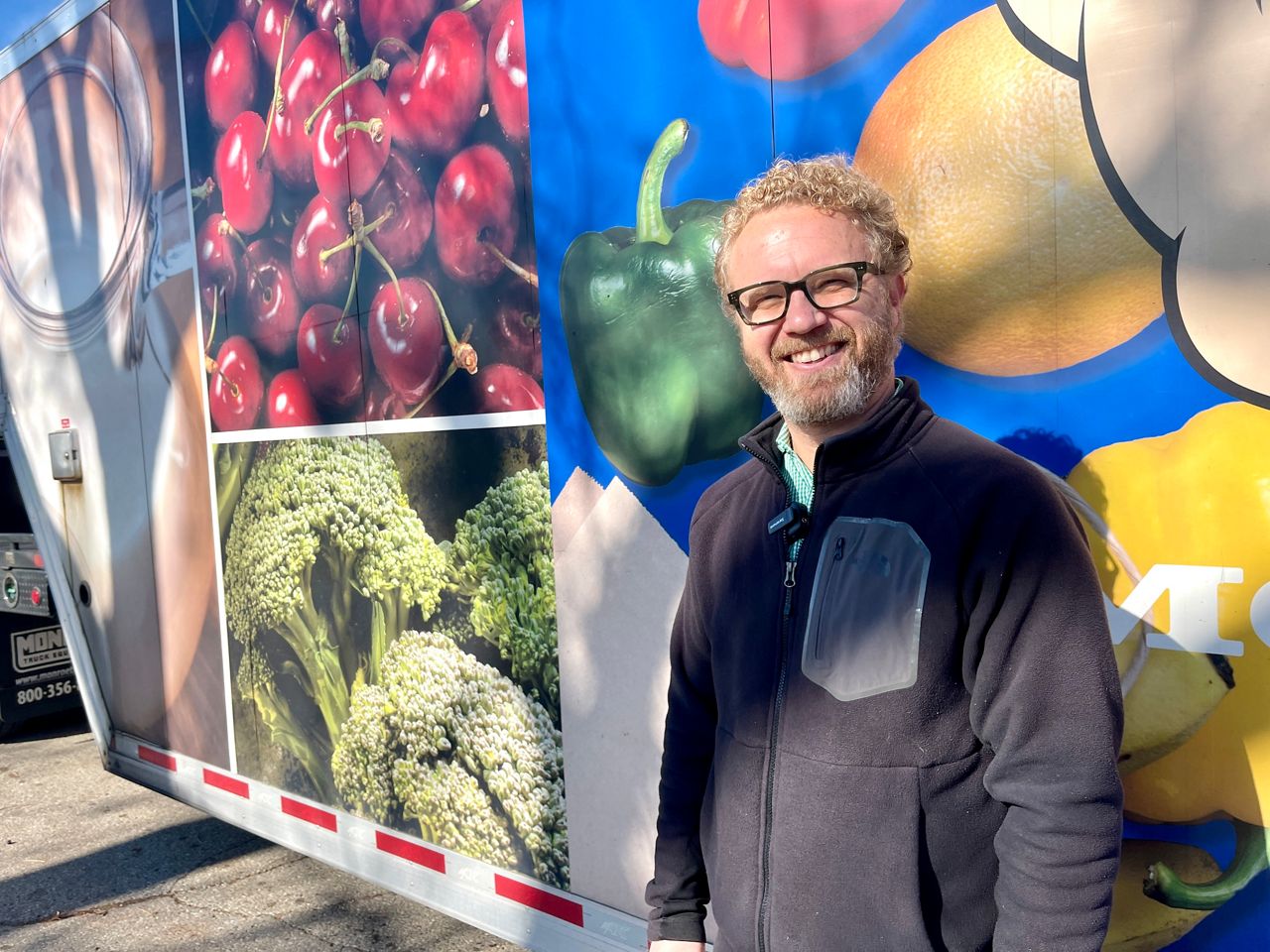 Mobile Market tackles food deserts in Milwaukee County