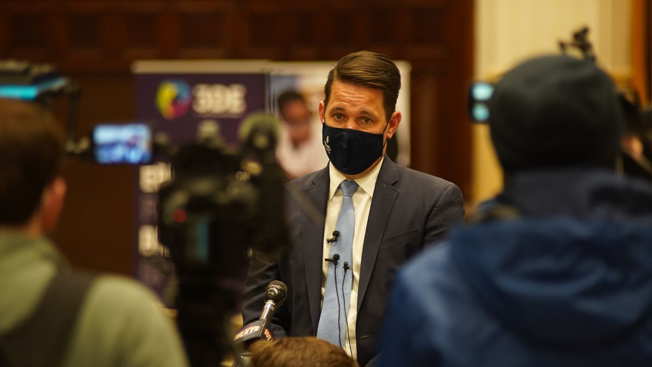Louisville dropping its indoor mask mandate