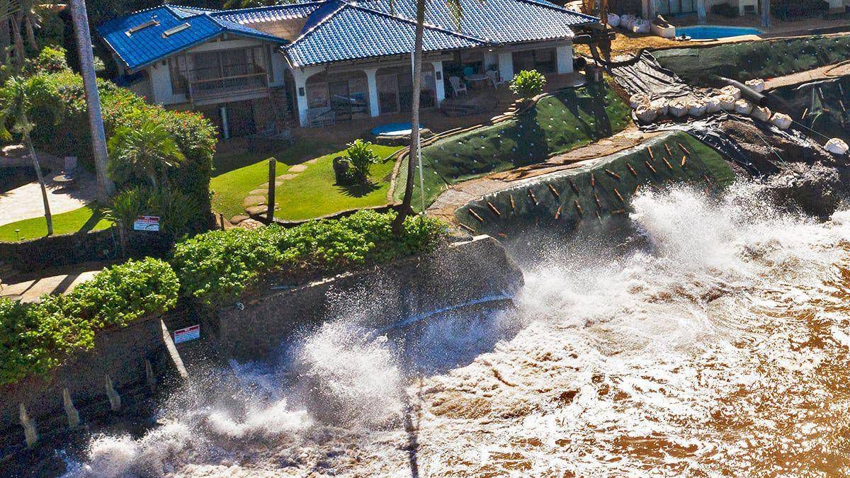 Keonenui Bay on Maui. (Photo courtesy of UH/Don McLeish)