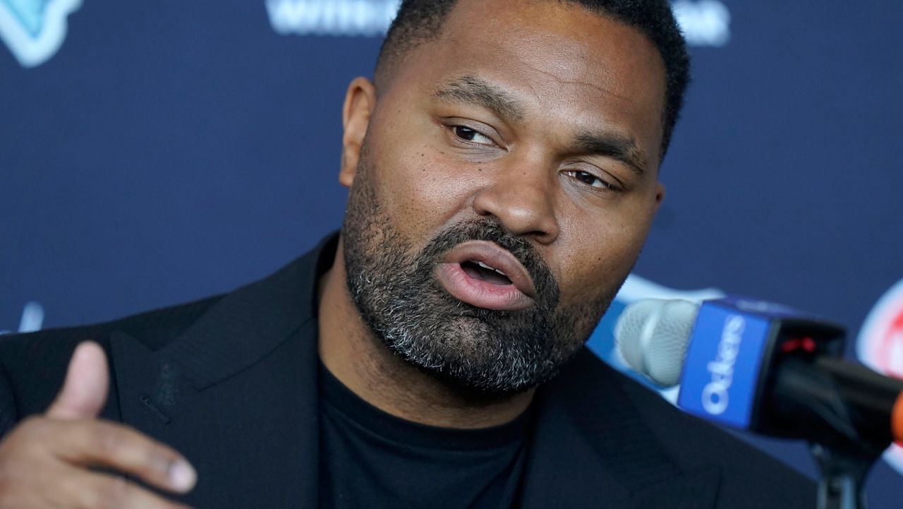 Broncos interview New England assistant coach Jerod Mayo for head