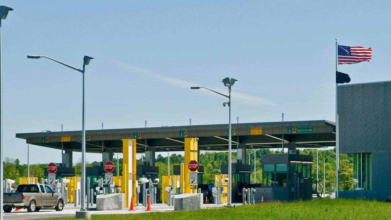 Maine border