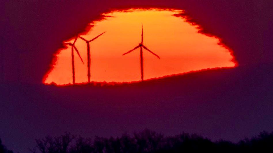 Sun and wind turnbines