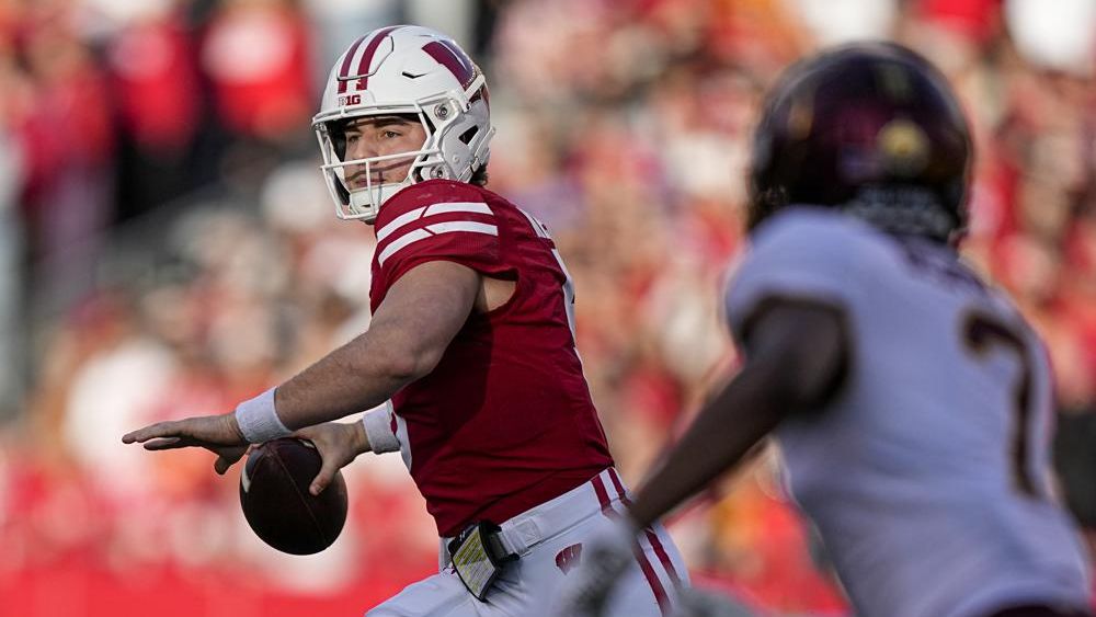 Wisconsin QB Graham Mertz says he’s entering transfer portal