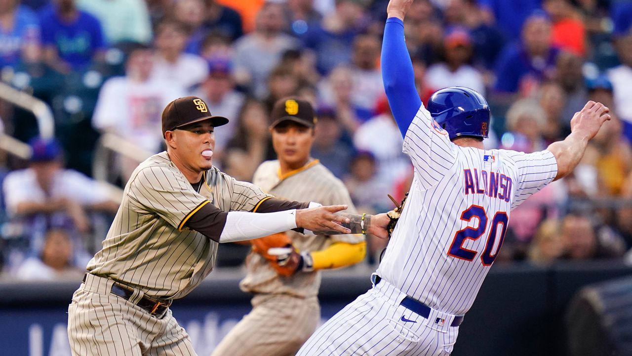 Alonso has a big night as Mets beat the Yankees 9-3 in the Subway Series