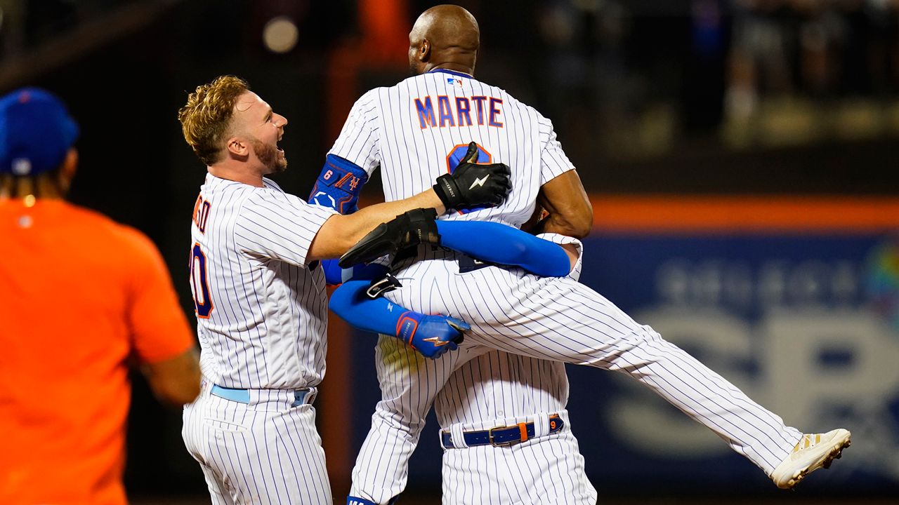 Marte's walk-off single gives Mets 2-game sweep over Yankees