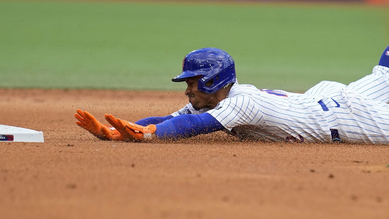 Phillies slide past Mets 7-2 in London opener