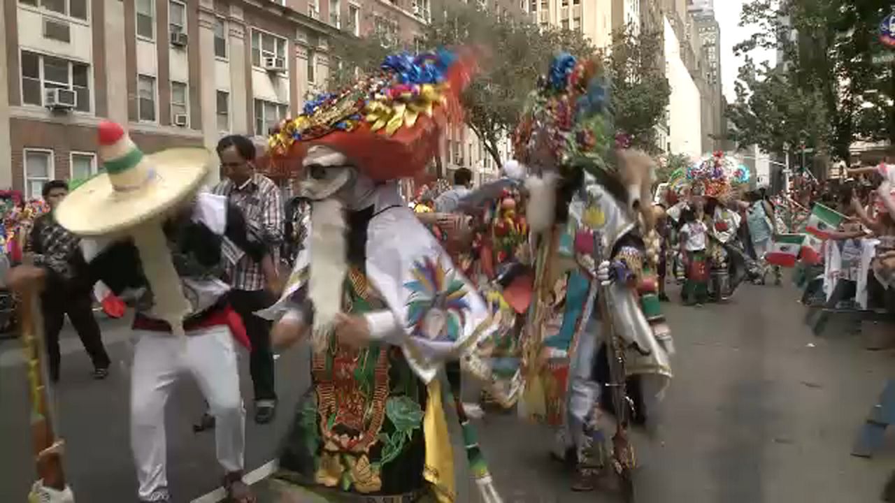 Thousands attend Mexican Day Parade in Midtown