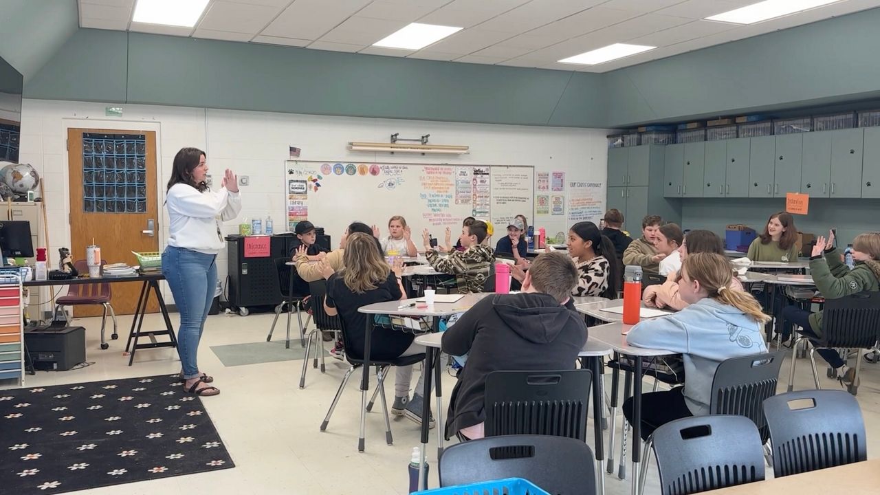 Alexandra Karlos teaches a math class at Burnsville Elementary. (Spectrum News 1/Jenna Rae Gaertner)