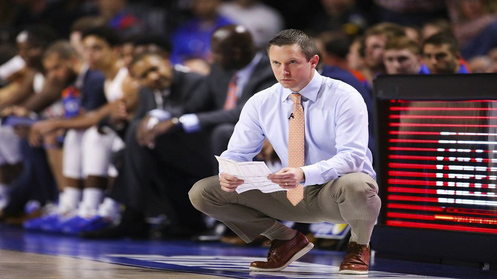 Florida gives hoops coach Mike White raise, extension
