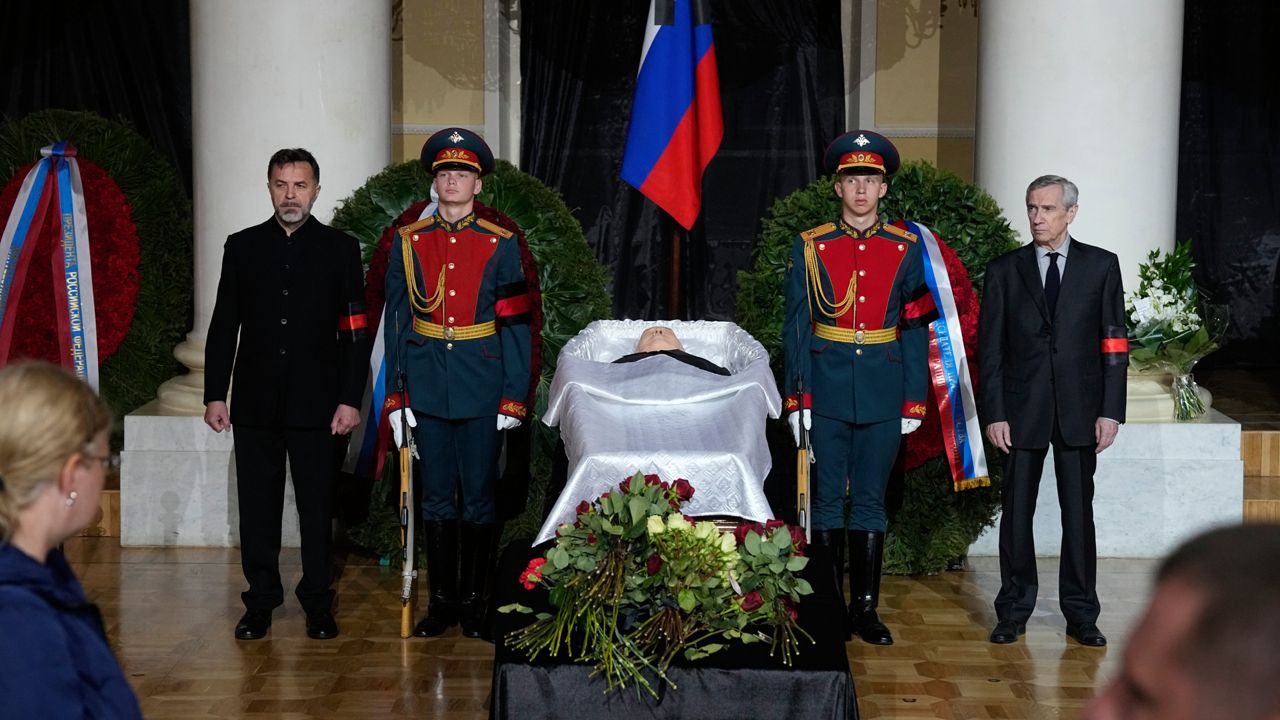 Gorbachev Buried In Moscow In Funeral Snubbed By Putin