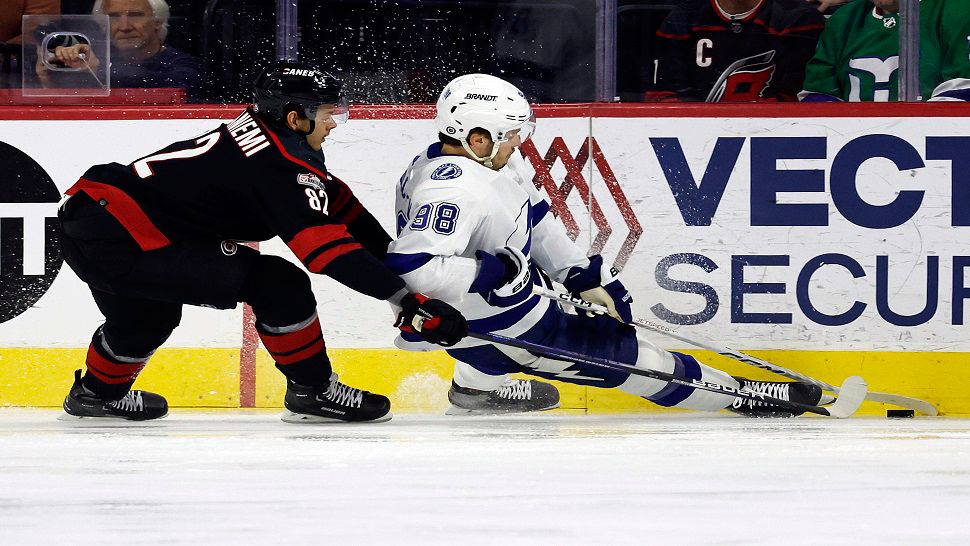 The Tampa Bay Lightning dropped their fifth game in a row on Sunday when they lost to the Carolina Hurricanes, 6-0.