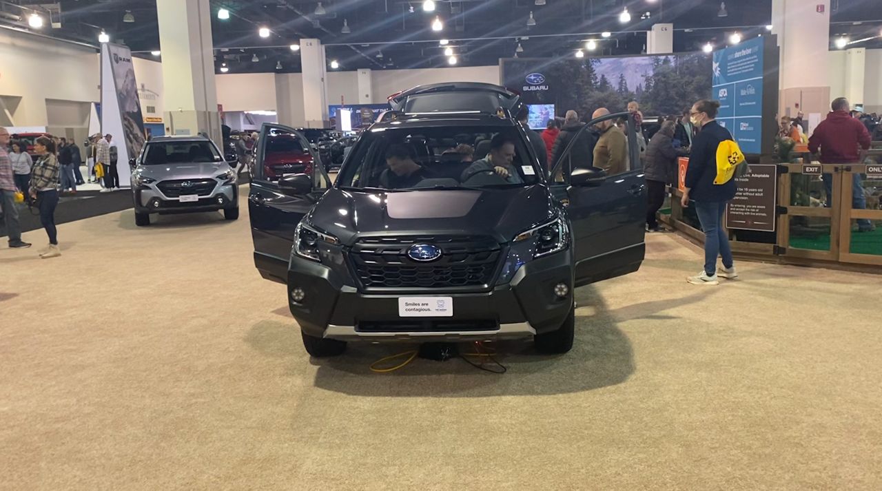 Milwaukee Auto Show highlights trends in auto industry