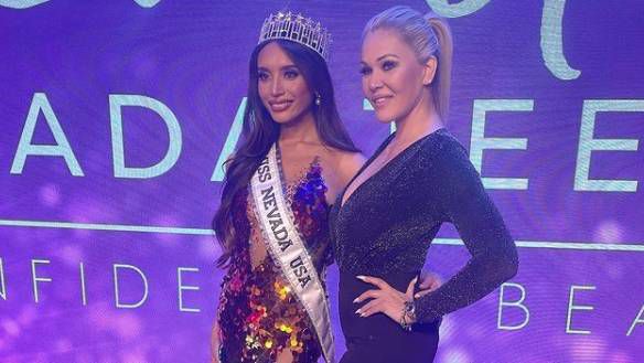 Miss Nevada USA Kataluna Enriquez, left, poses for a photo. (Miss Nevada USA Instagram)