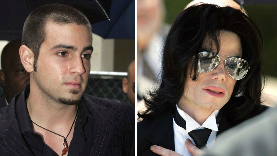 Dancer Wade Robson (left) and Michael Jackson (right). (Courtesy: Associated Press)