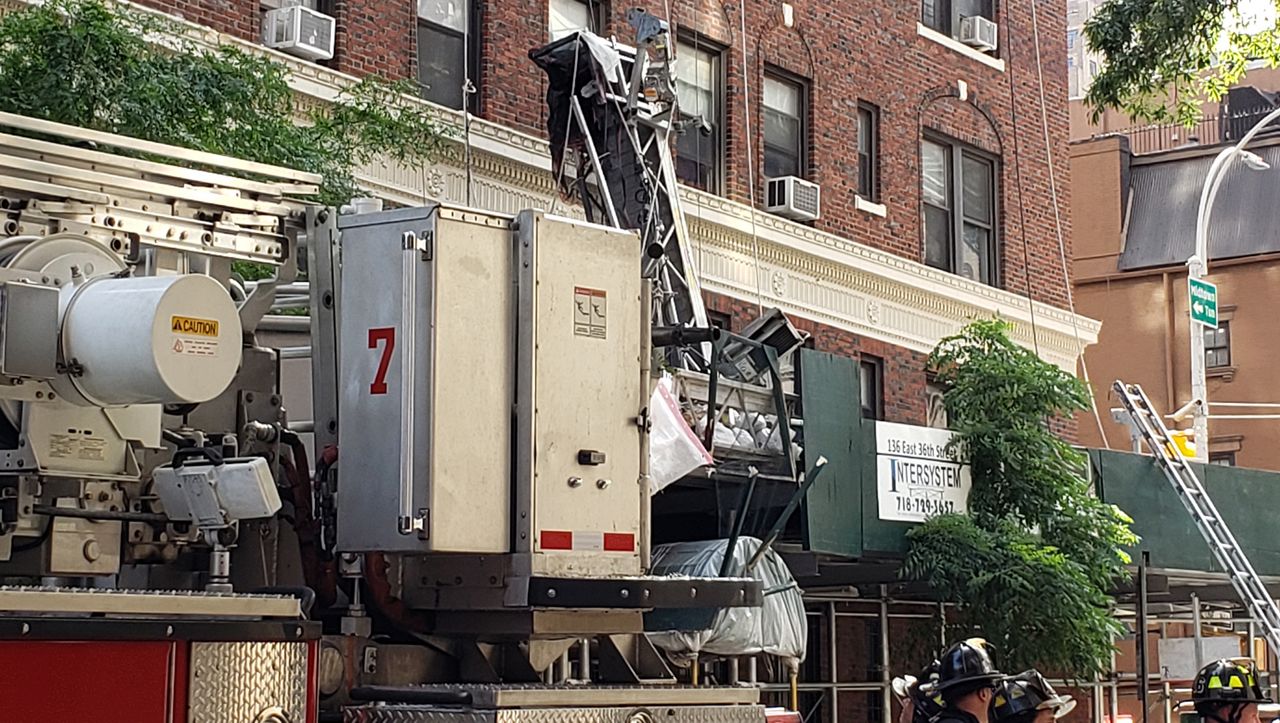 Officials: One Dead in Scaffolding Collapse