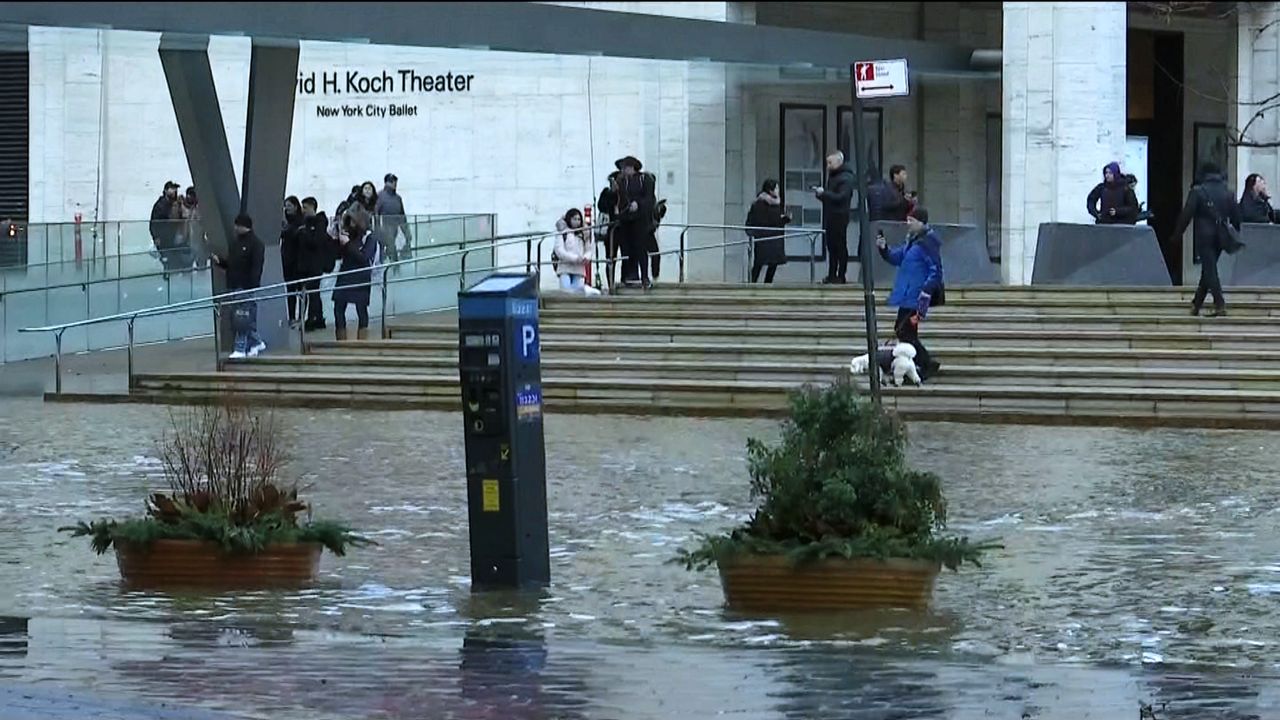 Massive Water Main Break Floods Upper West Side Streets