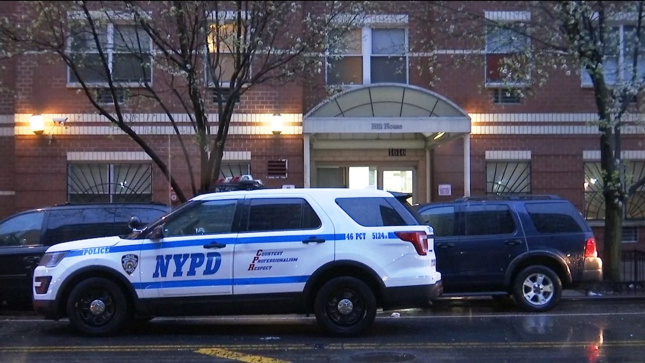 Muere baleado por el NYPD tras amenazarles con un cuchillo