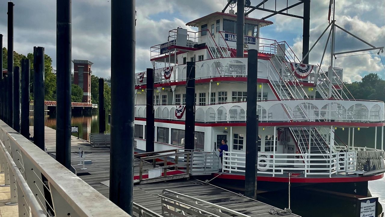 mississippi riverboat brawl video