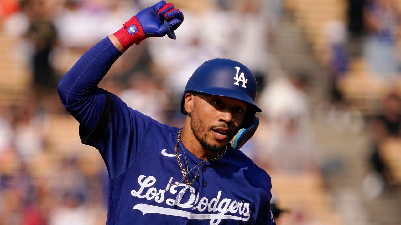 Mookie Betts injury exposes a serious problem for the Dodgers - Los Angeles  Times