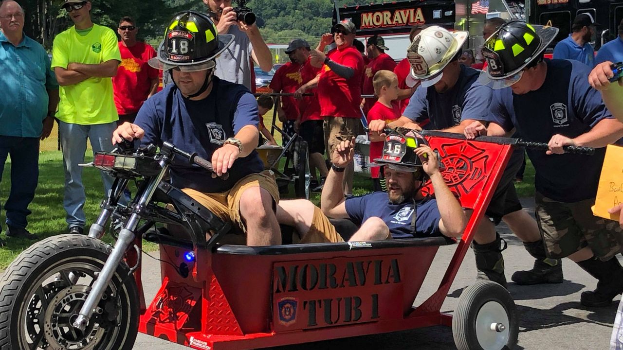 Bathtub Races Return to Moravia