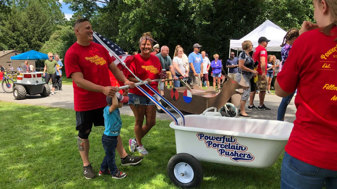Bathtub Races Return to Moravia