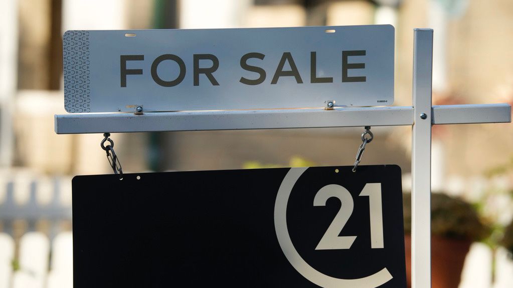 mortgage rates fall below 7%