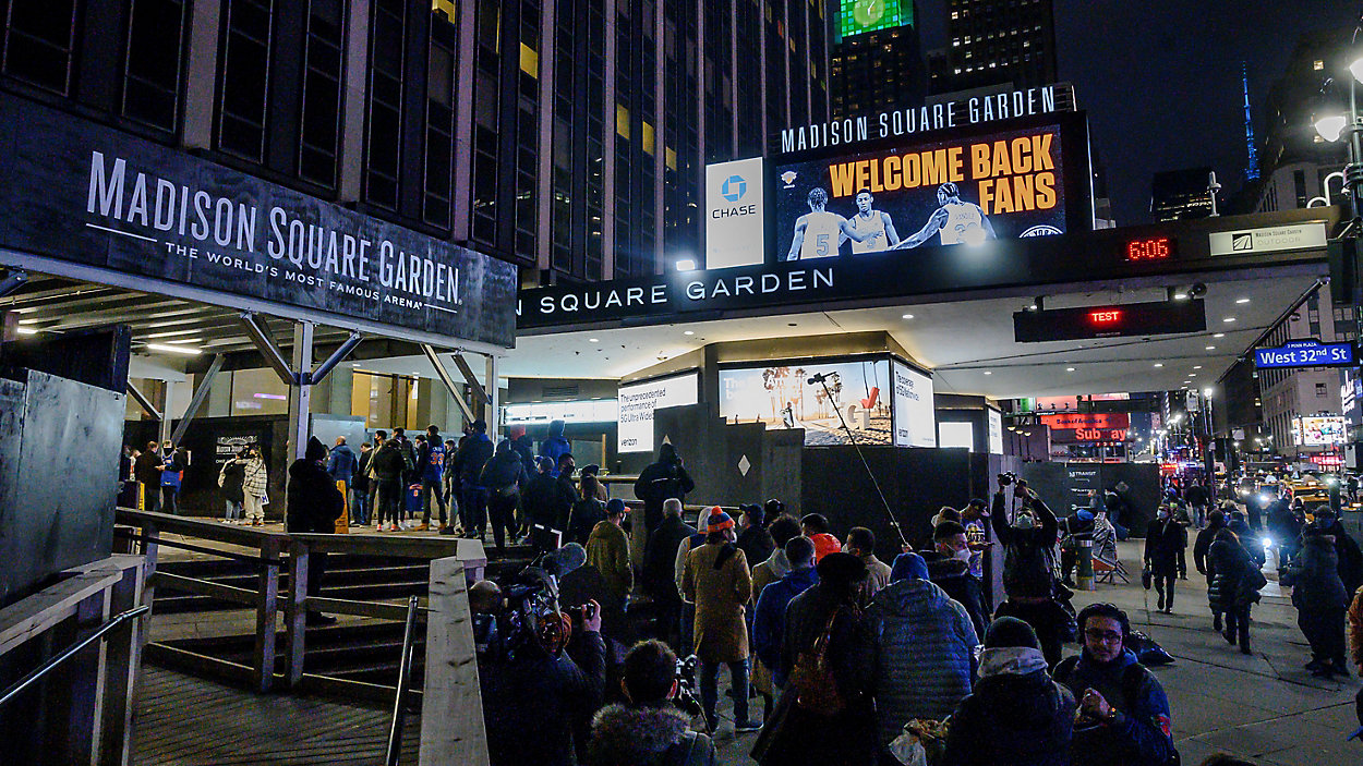 Community Board votes to give Madison Square Garden three years to