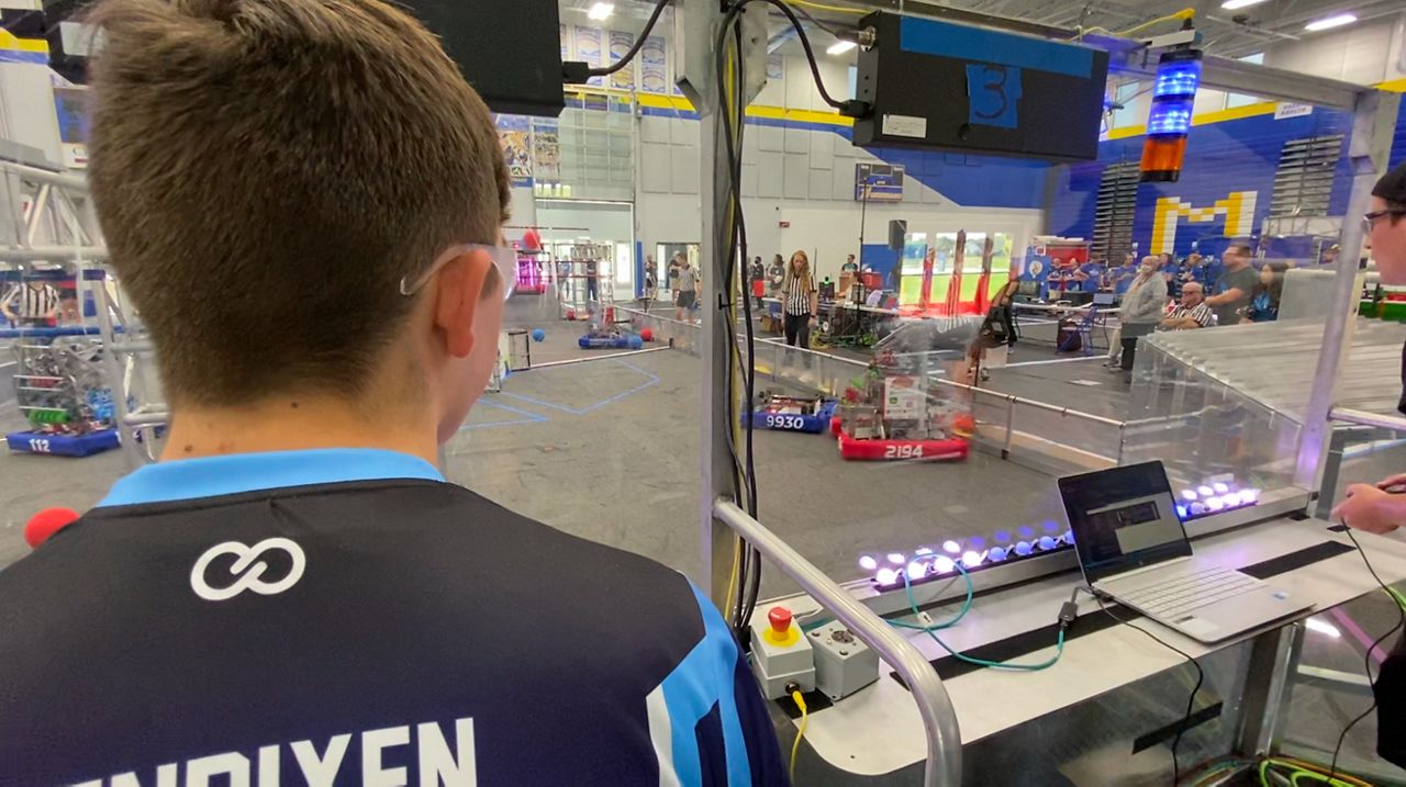 Mukwonago High School hosts offseason robotics competition