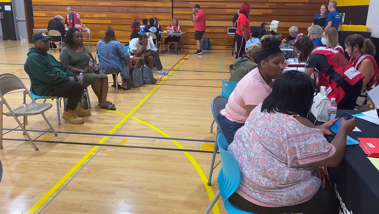 Volunteers help families displaced by apartment fire