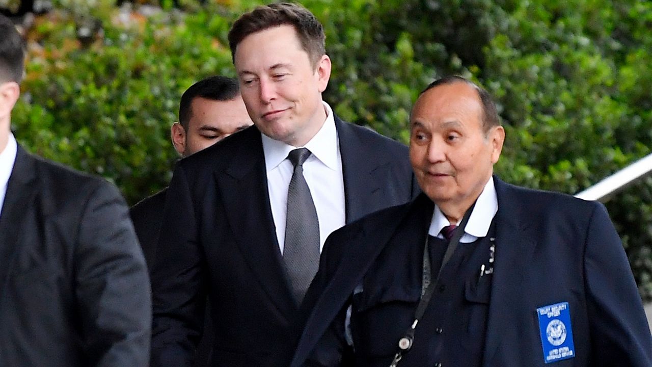 Elon Musk outside the LA federal court