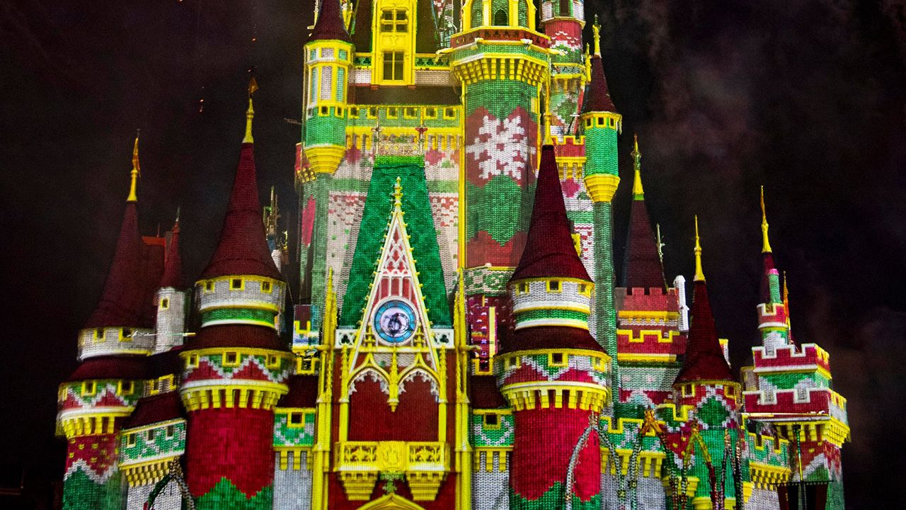 Minnie's Wonderful Christmastime Fireworks at Magic Kingdom takes place during Mickey's Very Merry Christmas Party. (Courtesy of Disney World)