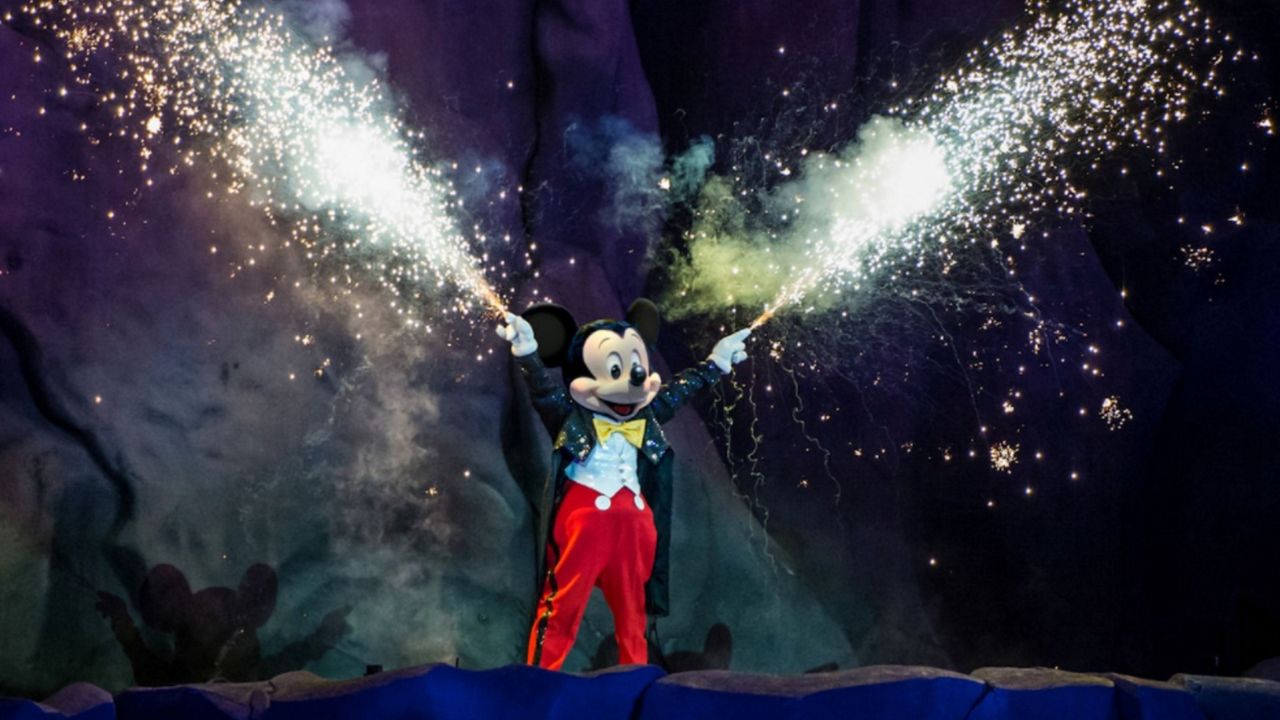 Disney Fantasmic! returns to Hollywood Studios in November