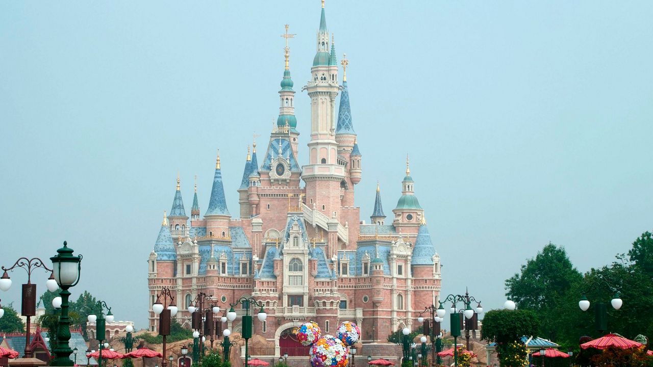 Shanghai Disneyland Open Water Personal Website Slideshow