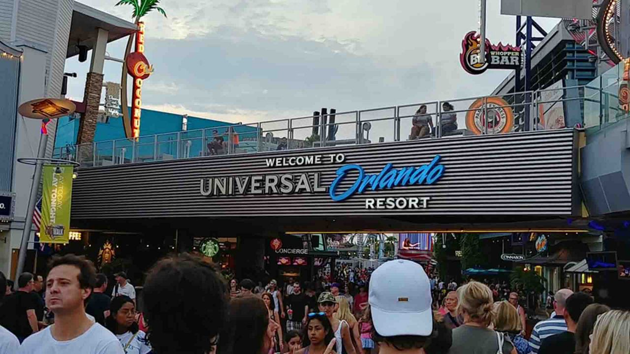 Universal Orlando Resort sign at Universal CityWalk. (Ashley Carter/Spectrum News)