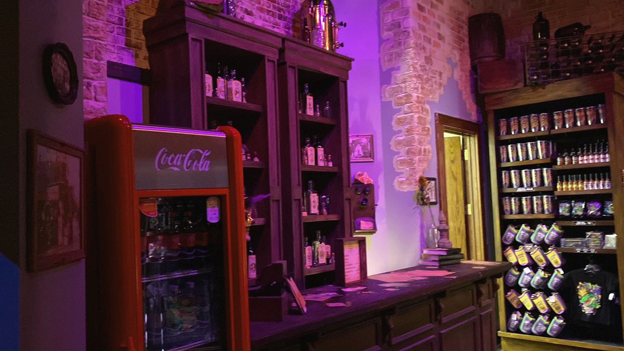 universal mardi gras tribute store