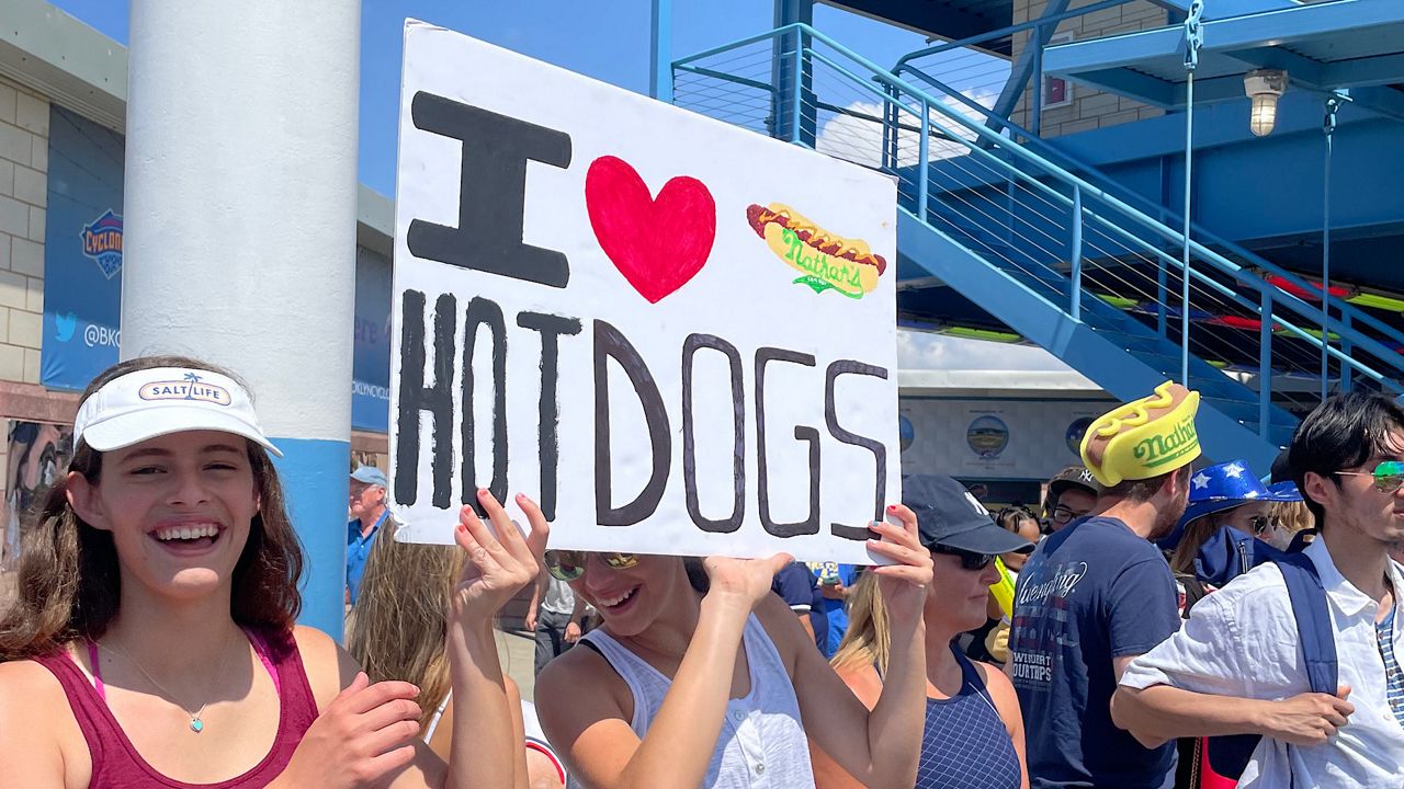 Michelle Lesco wins women's hot dog eating contest